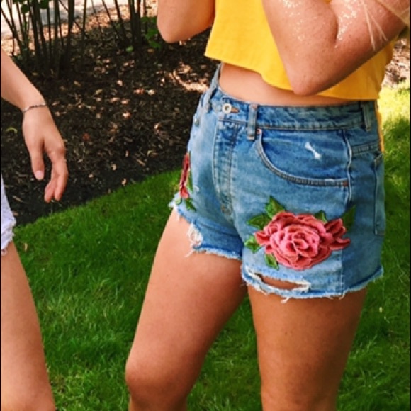 Zara Flower Jean Shorts - Picture 3 of 3